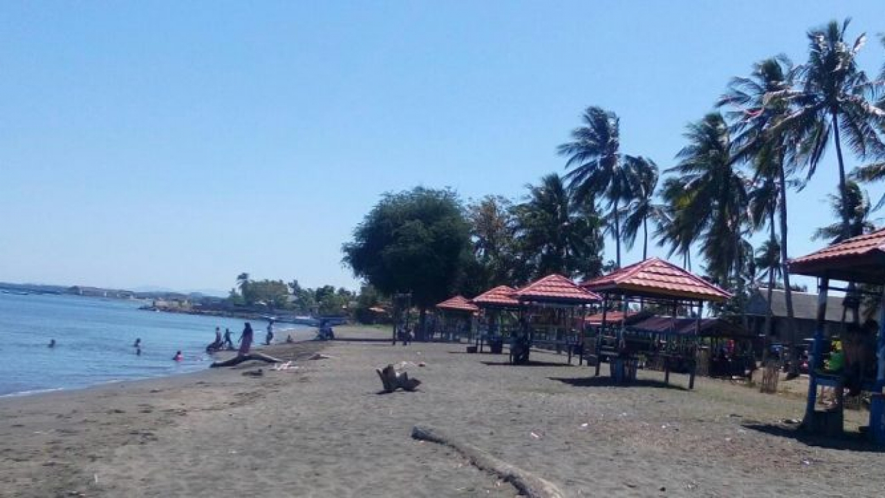 Pantai Laguna