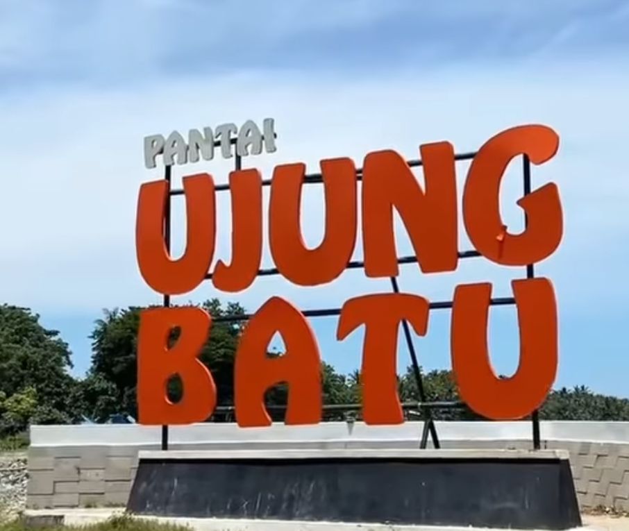 Pantai Ujung Batu