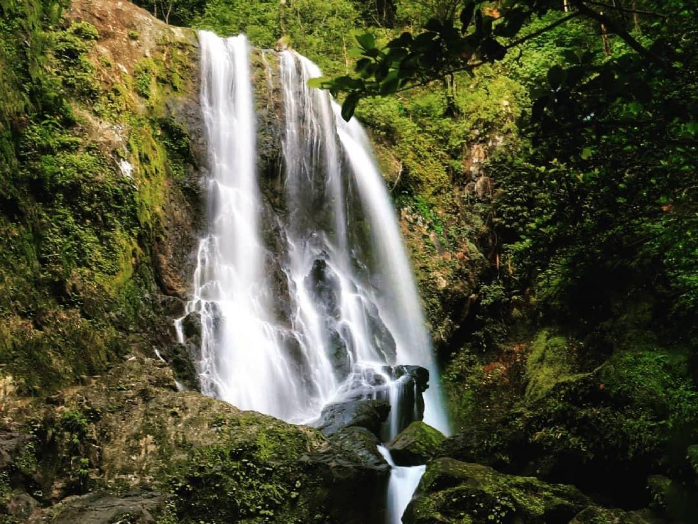 Air Terjun / Permandian Baruttung'e